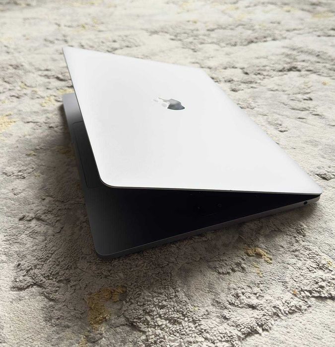 MacBook m1 pro 13-inch