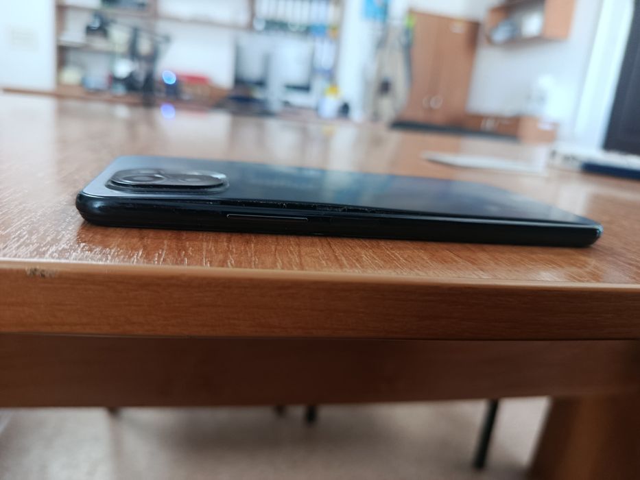 Продам Xiaomi Mi 11 Lite 5G