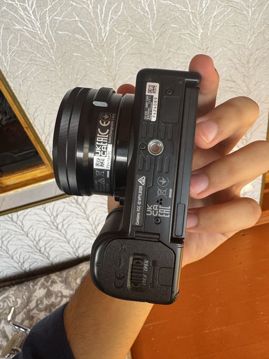 Sony ZV-E10 (16-50 kit lens)
