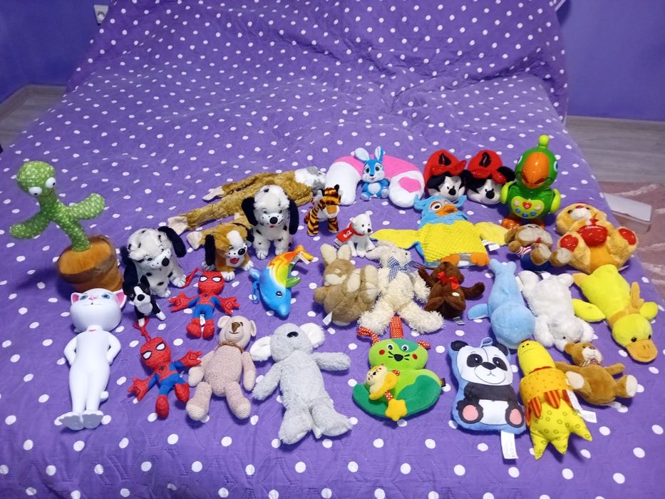 Vând jucării de pluș