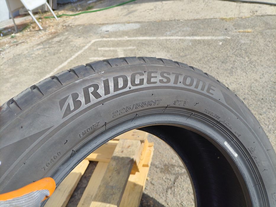 225/55/17 Бриджстоун ДОТ 2019 г - Само 1 брой гума