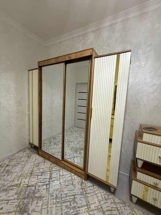 Spalniy mebel 2 kishilik karavat shkaf 2ta tumbichka tryumo + matras