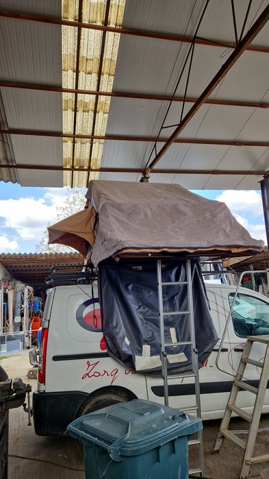 Cort de mașina second-hand