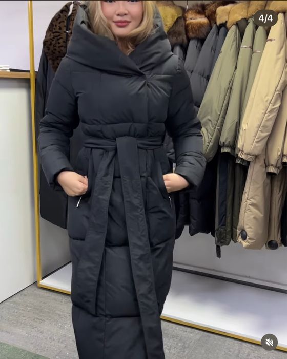 Зимний пуховик черный длинный