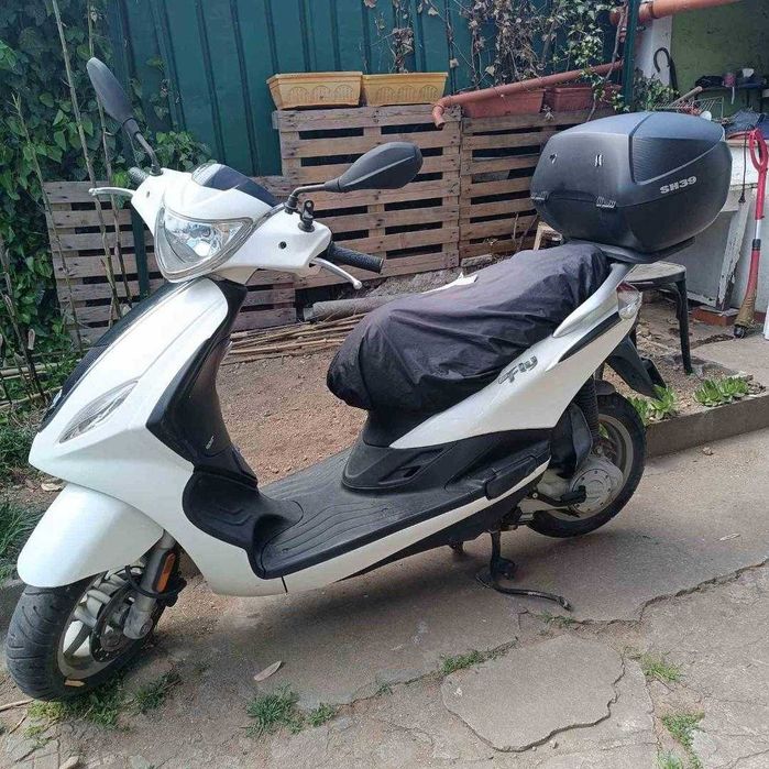 Piaggio Fly 50 скутер
