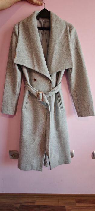 Елегантно дамско палто