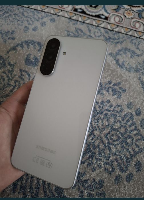 Samsung A56 5G xolati yaxshi