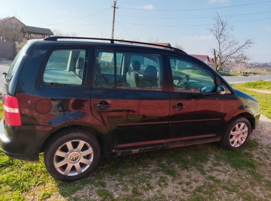 Vw touran anul 2006.1.6.fsi.benzina