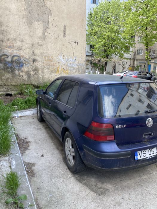 Vând golf 4 1.6 benzină