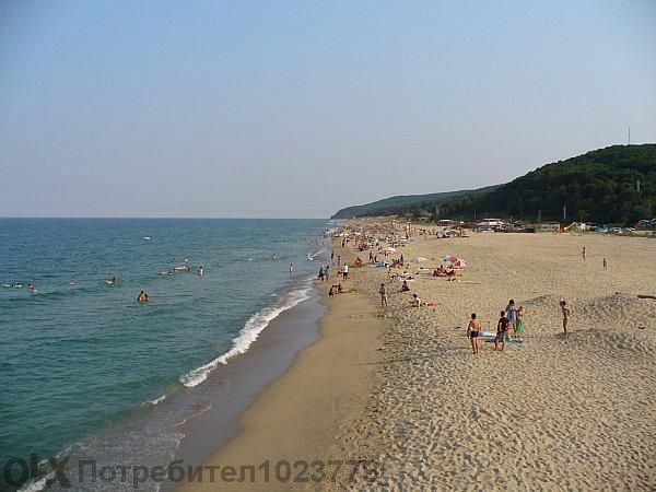 Продавам дворно място 1045 м2 , на 10км oт морето -16000 евро