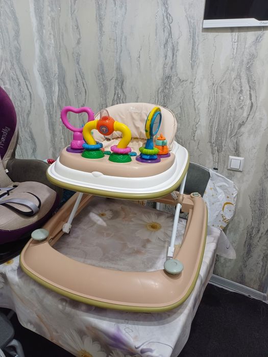 Продаётся фирменный ходунок Mamalove