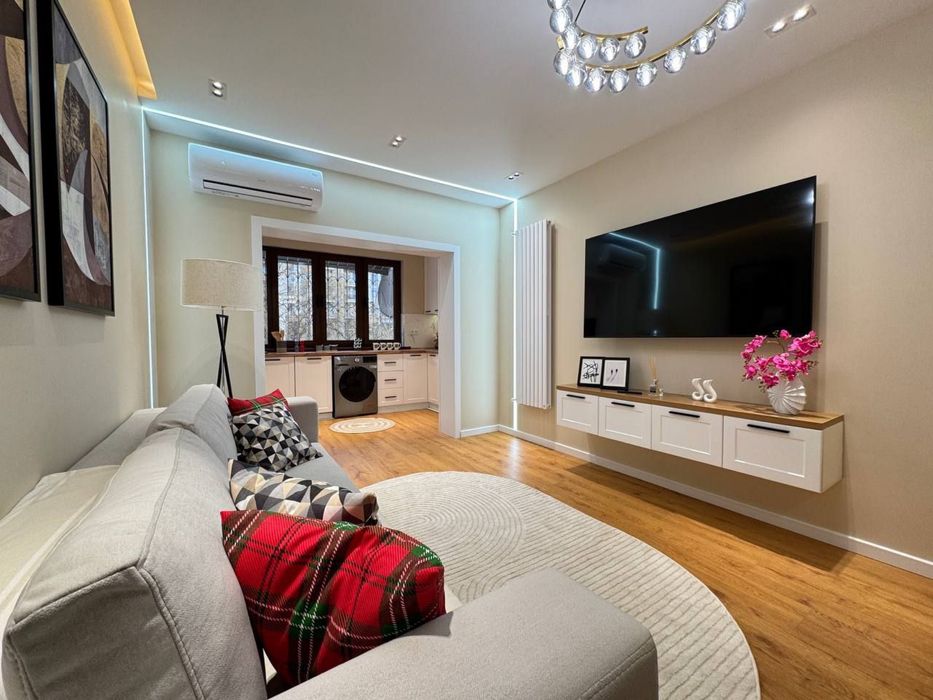 Ойбек сдаётся 2>3 ком-я квартира в центре Ташкента.