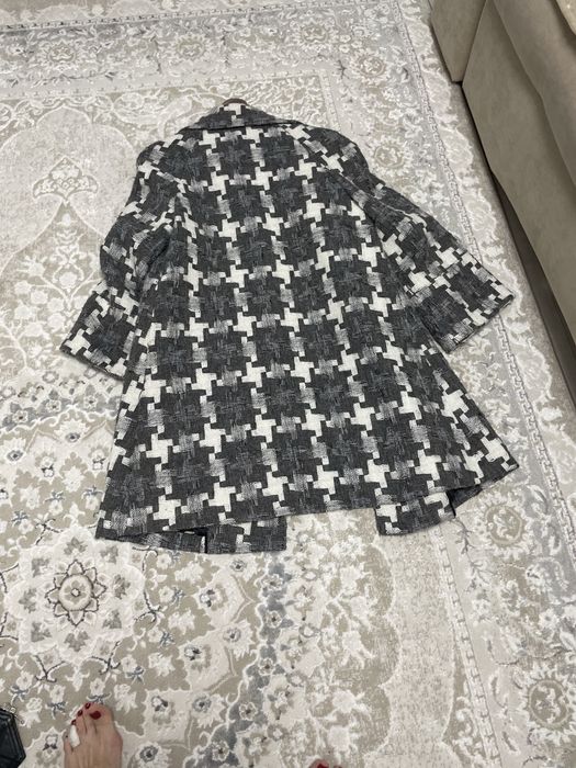 Стильное пальто полутрапеция