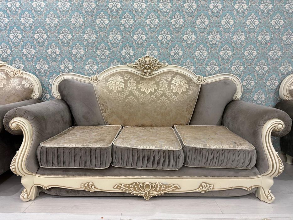 Диван с  креслой