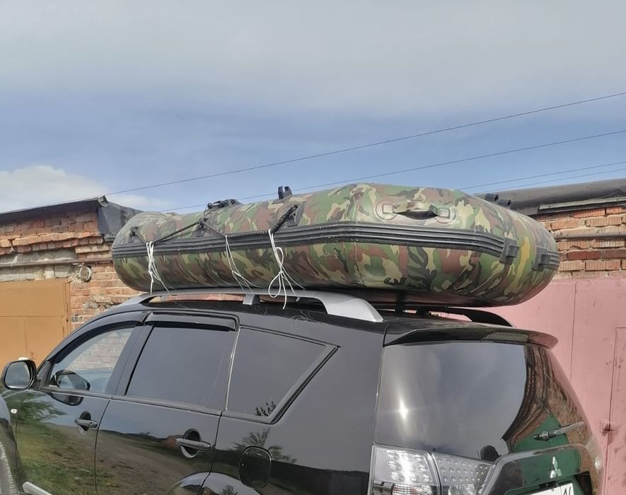 Продам лодку с мотором