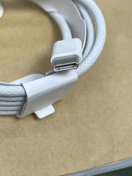 Cablu iPhone 17, 16 și 15 tip c nylon ios avem încărcător de 20w tip c