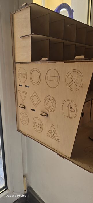 Паркинг гараж для машинок