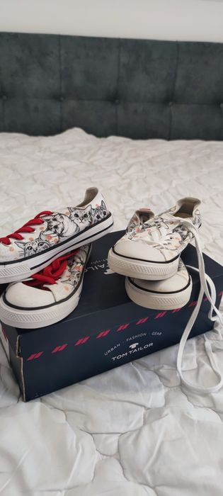 Tenisi pisicuțe mărimea 35 și 37 SET