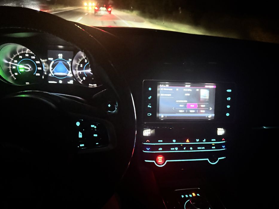 Jaguar F-Pace 2.0 бензин