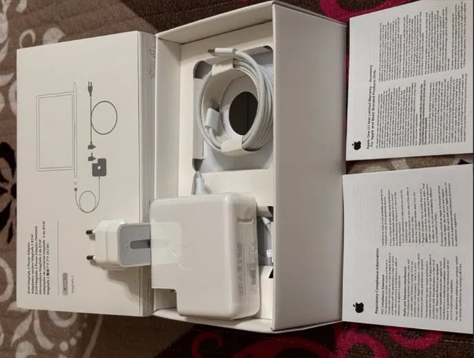 зарядка для MacBook - блок питания на макбук