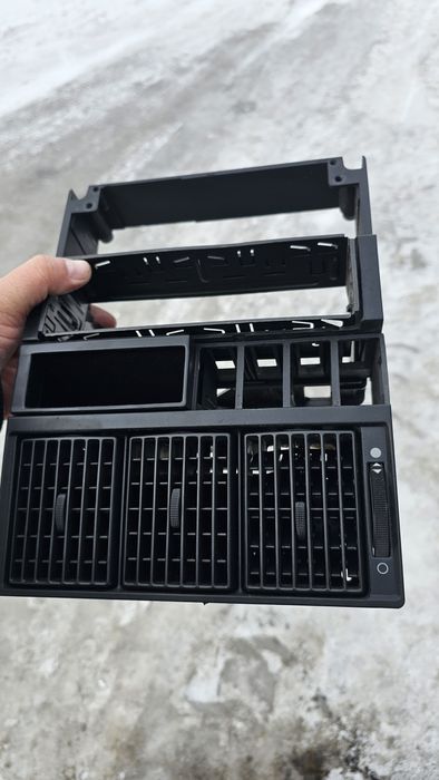 Продам центральную консоль ауди80 б4