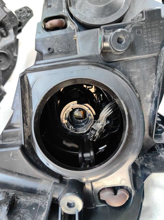 Оригинални  фарове  Toyota Proace Led Bixenon