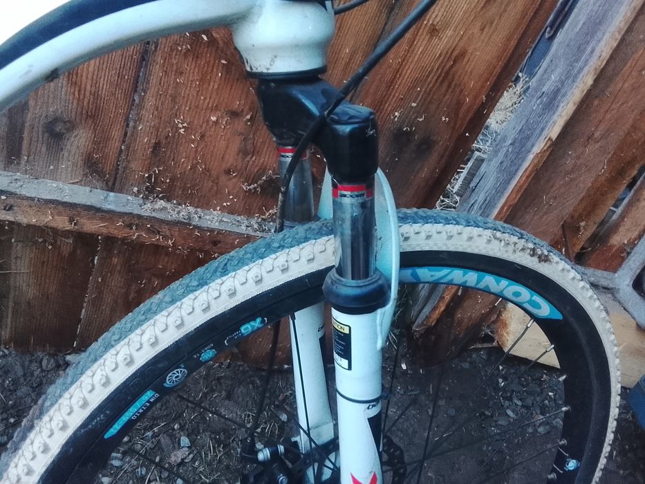 Vând bicicletă Bergstiger X6