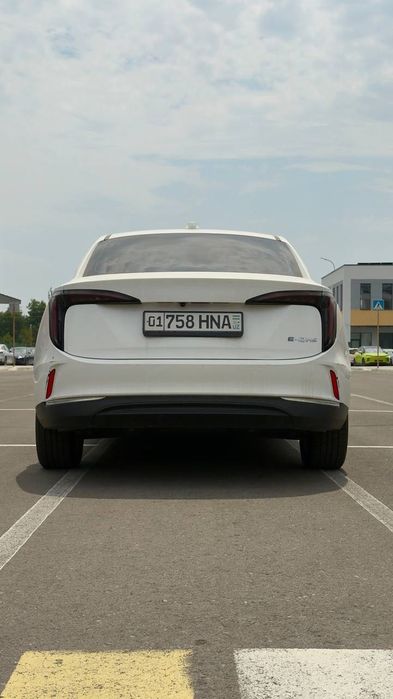 Hongqi E-QM5 (2025) | 530 km | Probeg 46,000 km | 36 oyga 667$ dan