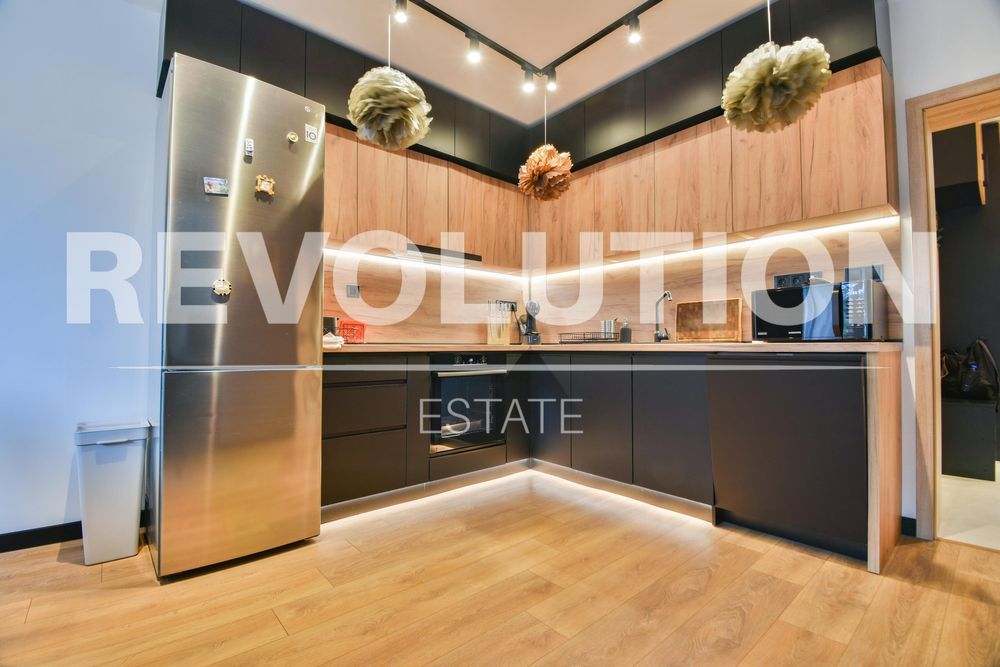 Дава се под наем Тристаен апартамент в София, Лозенец - 90 кв.м за 1100 € - Снимка #2