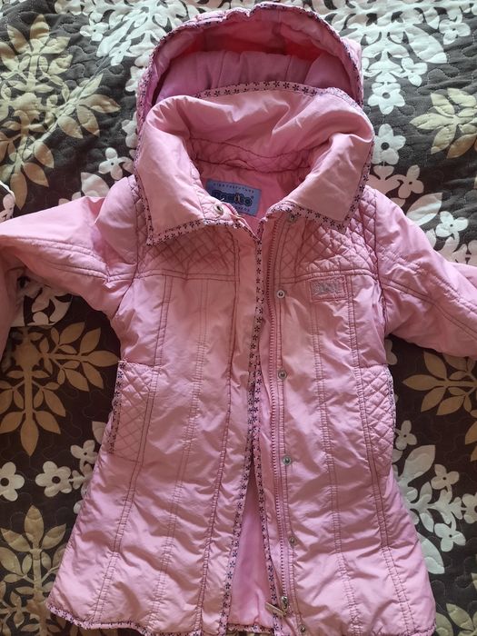 Куртка детская на возраст 4-7 лет.