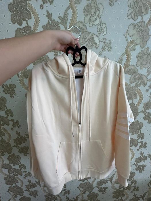 Спортивная одежда(спортивка)