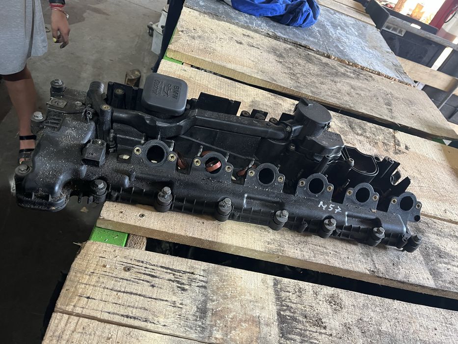 Капак клапани бмв 3.5д 286 ( kapak klapani bmw 3.5d 286hp )