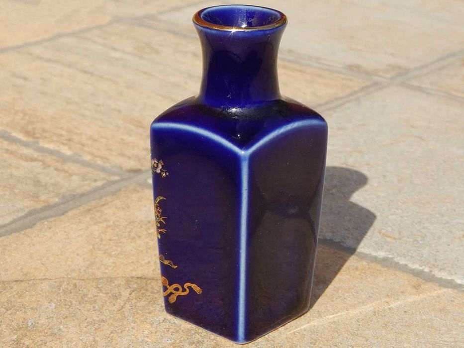 Vaza portelan japoneza anii 1970-1980 marime mica inaltime 9 cm