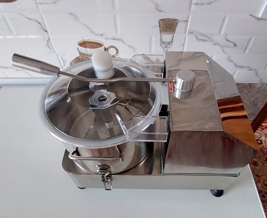 Куттер Hurakan колбаса