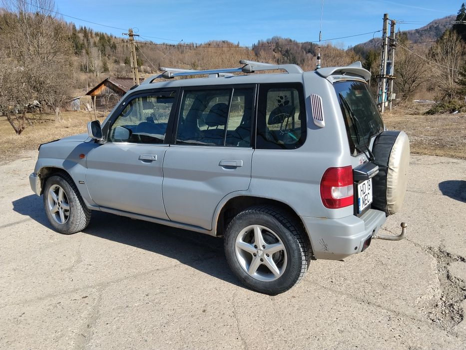 Vând Mitsubishi pajero pini 2003,benzina 222000km,stare bună .