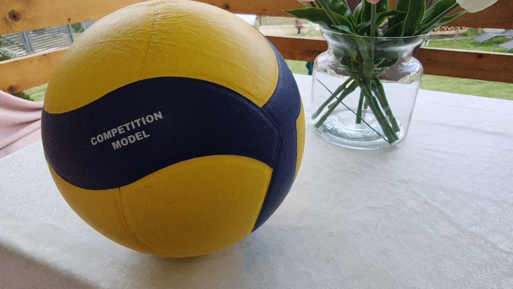 Minge volei MIKASA V330W ca și noua