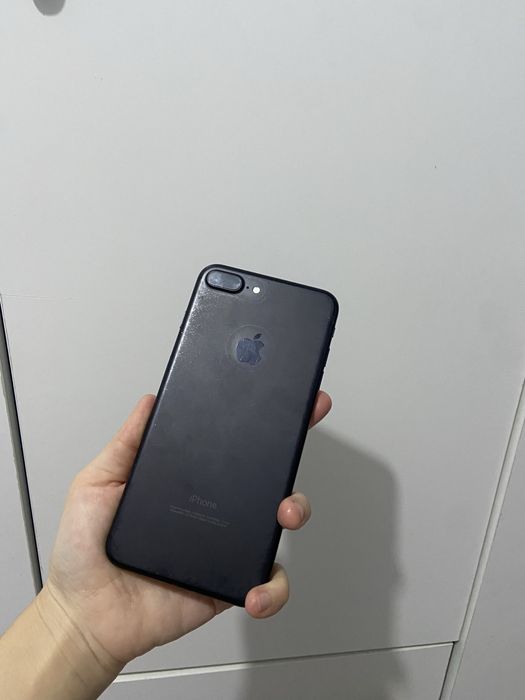 Айфон 7+  саталады