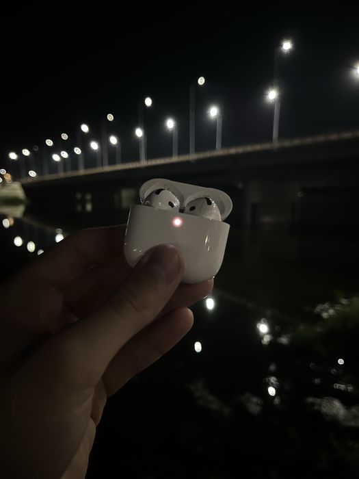 AirPods 4 Premium