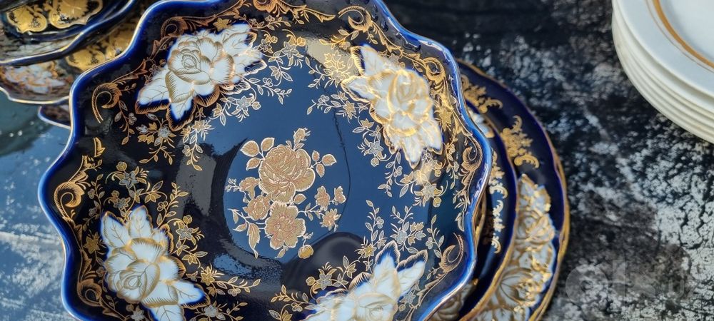 Конфетница трехярусная и вазочки