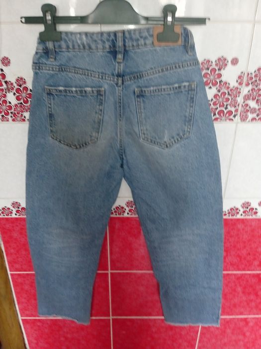 Джинсы Zara на девочку 3000 тенге
