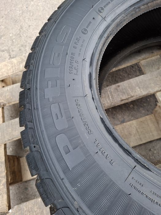 1бр. Нова 225/70/15C Petlas Full Grip PT 935