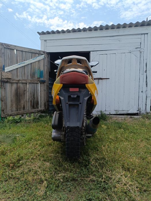 Скутер скай педа R5