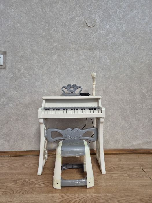 Детское фортепиано с микрофоном