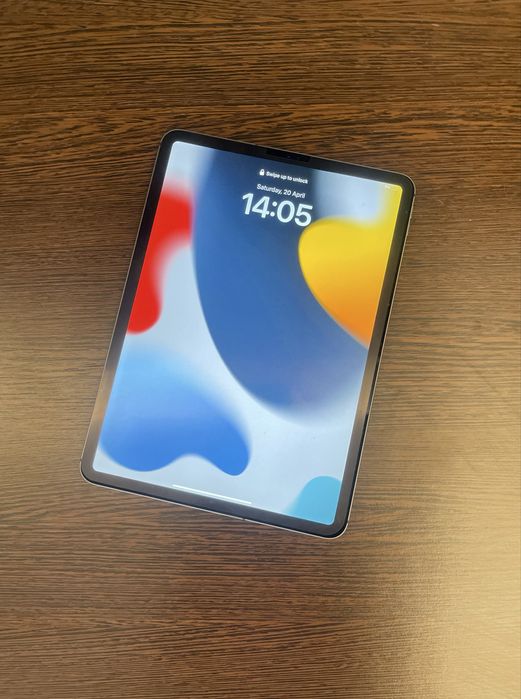 iPad Pro 11” 256GB + Magic Keyboard + Pencil 2 – folosit cu grijă