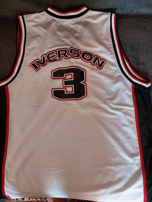 Vând Maiouri Baschet