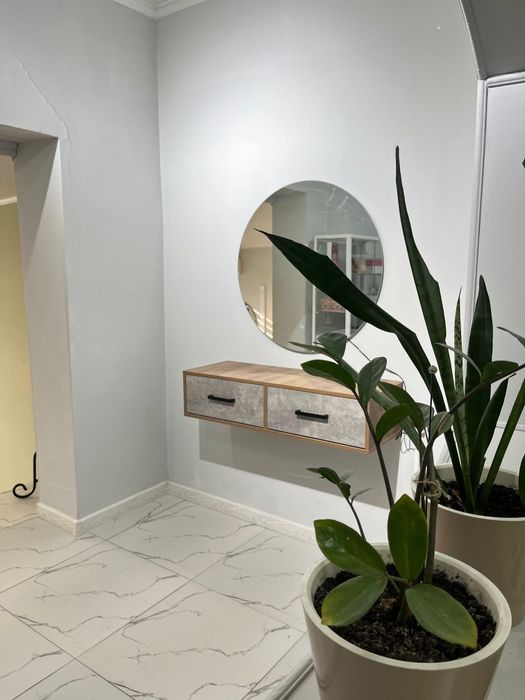 Консоль, зеркало подвесная