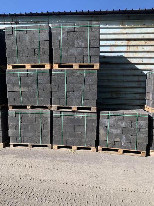 Шлакоблок,пескоблок,бетонит.