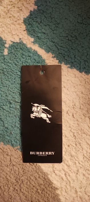 tricou Burberry (negociabil la preț)