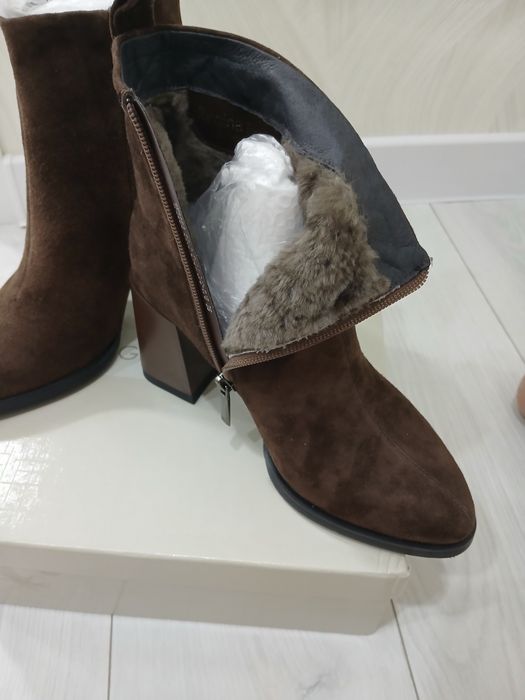 Женская обувь (полусапожки))