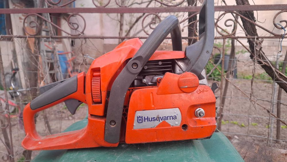 Vand drujbă husqvarna 440 x torq folosită foarte putin.